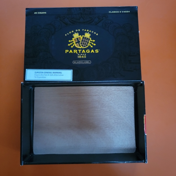 Empty Cigar Box - Picture 5 of 11